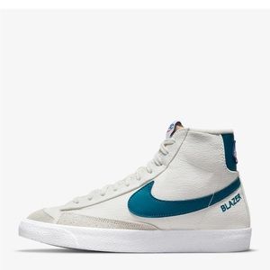 Woman Nike Blazer Mid 77 size 9